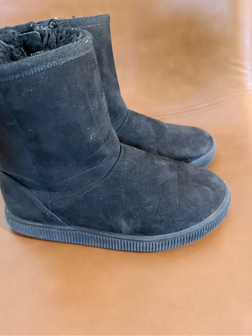 Cat and Jack Size13 Black Suede Short Winter Boots